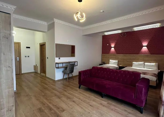 Van Orient Hotel